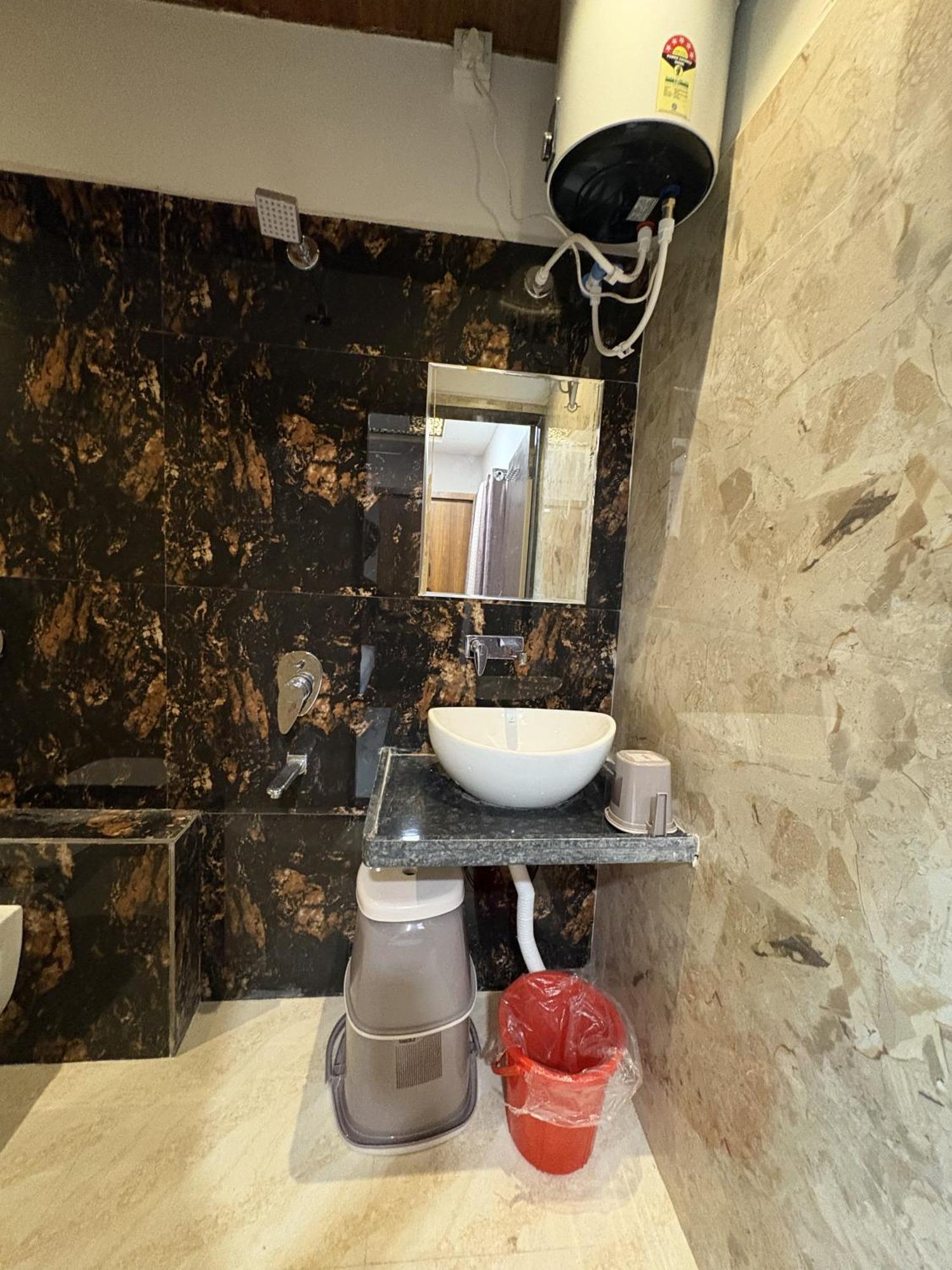 Shree Trilokeshwar Guest House اوجاين المظهر الخارجي الصورة